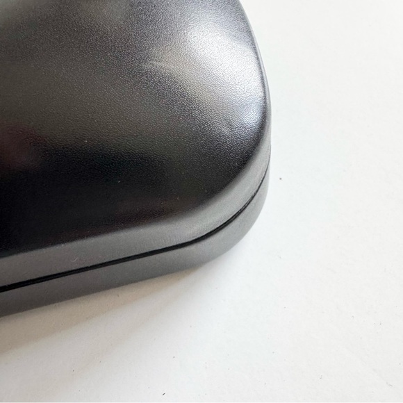 Coach Black Hard Case Clamshell Sunglasses Case - Picture 3 of 9